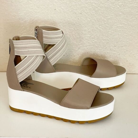 Sorel Cameron Flatform Ankle Strap Sandals in Taupe. 9.5 - Picture 10 of 13